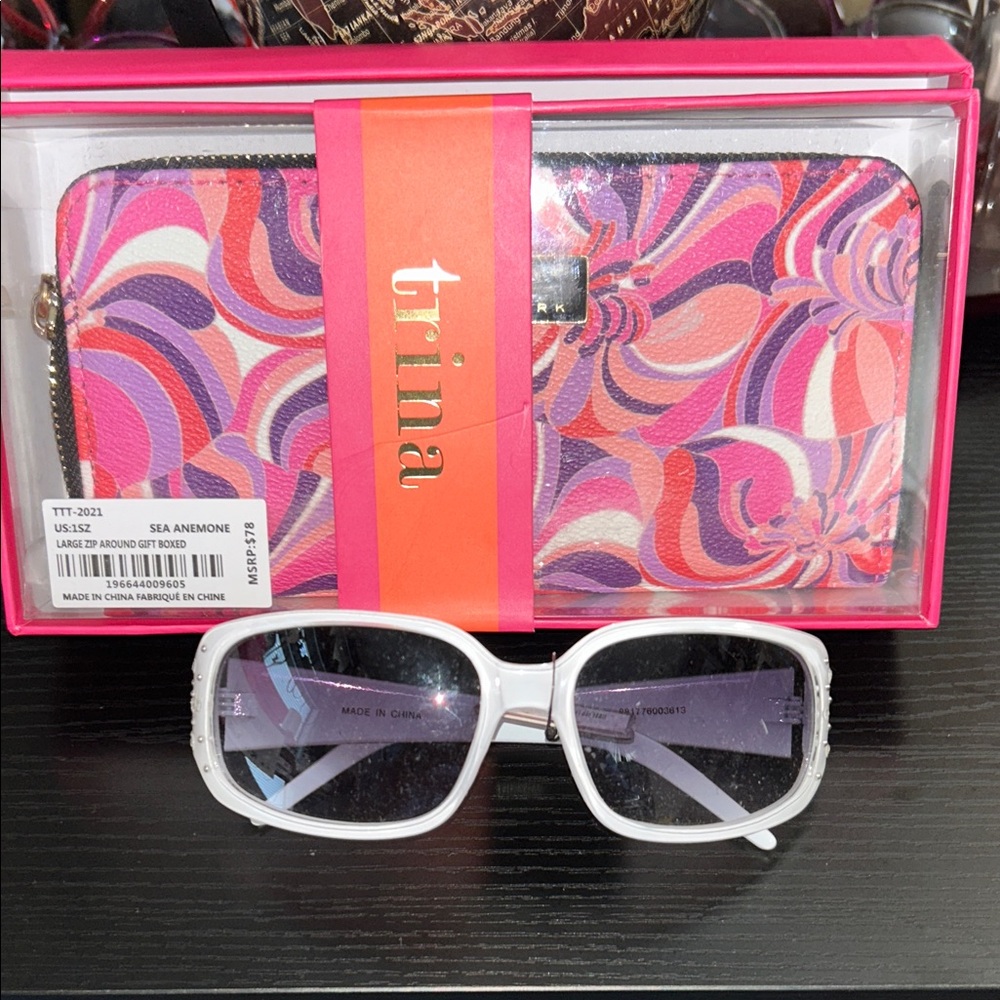 Trina Turk Swirl Pattern Wallet in Pink and Purple w/FREE fashion sunglasses - Picture 1 of 6